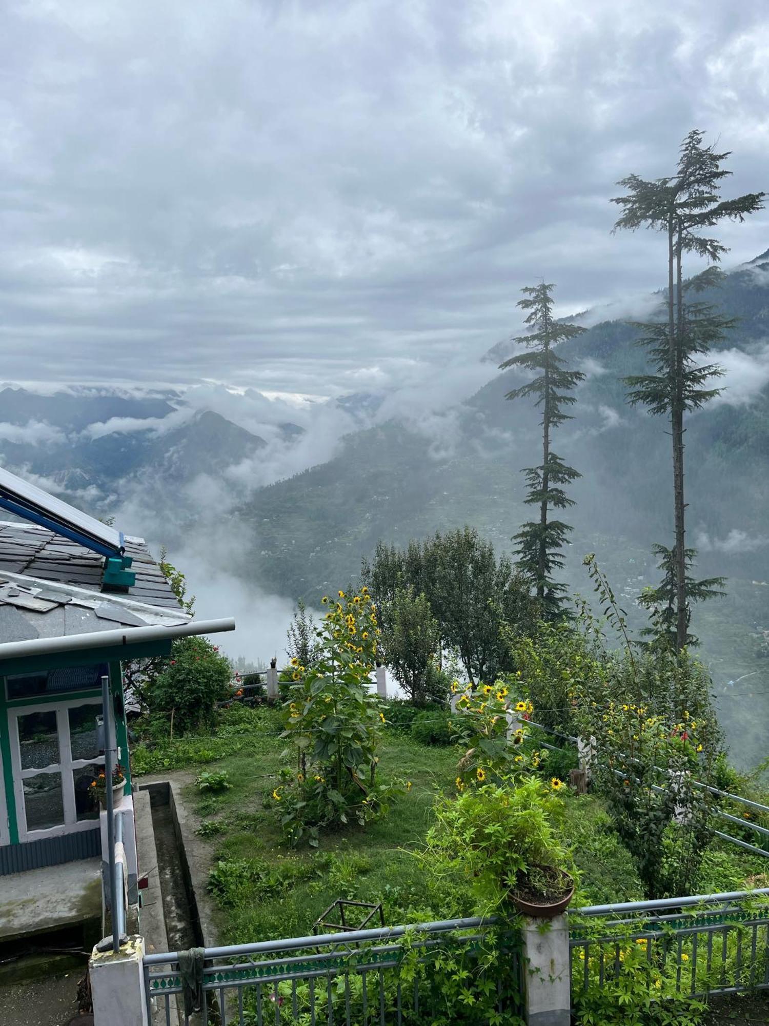Mountain Eyrie Hotel Banjar Bagian luar foto